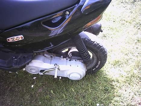 Aprilia sonic SOLGT billede 2