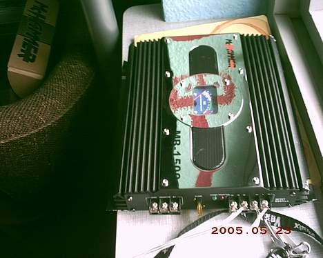 Yamaha Jog Space - forstærkeren som skal på.. MC Hammer MB-1500.. billede 11