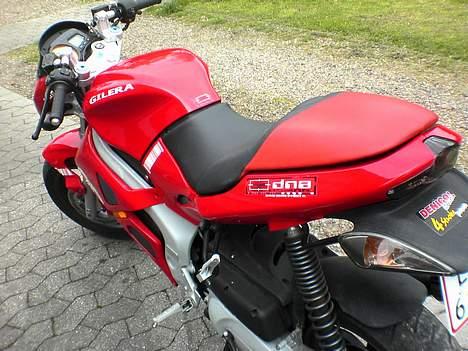 Gilera DNA - Den røde farve står da godt i solen billede 1