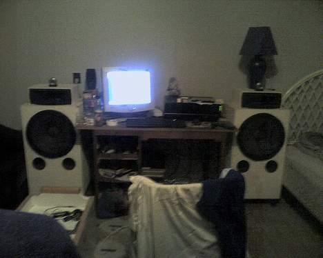 Yamaha fs-1 4g "team snoogins" - sys lige mine pc-speakers skulle klemmes ind.. billede 4