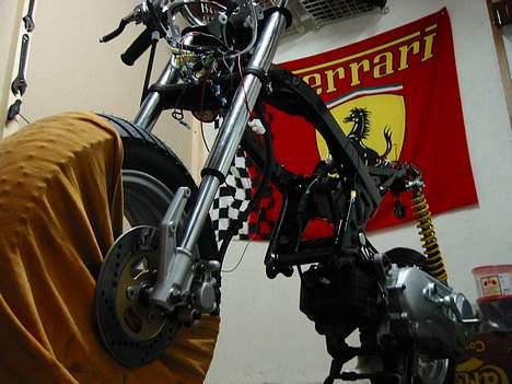 Suzuki Street Magic Ferrari Solg billede 9