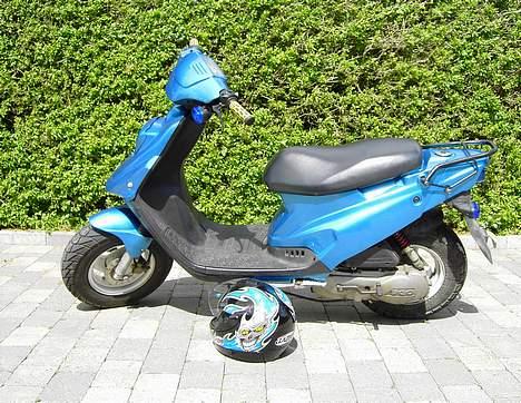 PGO Hot 50 - Læg lige mærke til min gale hjelm ;P billede 7