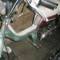 Suzuki FZ50 ( SOLGT)