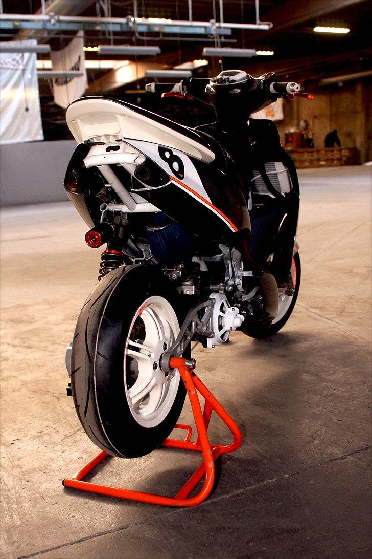 Yamaha Jog RR DD BE70 - Her ses de 2 potter :) (Projektet med oplagt udstødning blev droppet pga. "manglende engagement" hos leverandør) billede 5