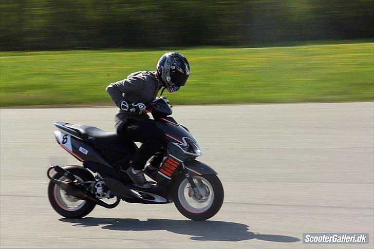 Yamaha Jog RR DD BE70 - Til SprintCup i Hjørring hvor den vandt scooterklassen :) Tak til Bidstrup for billeder. billede 18