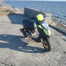 Aprilia sonic ac solgt.