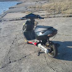 Aprilia sonic ac solgt.