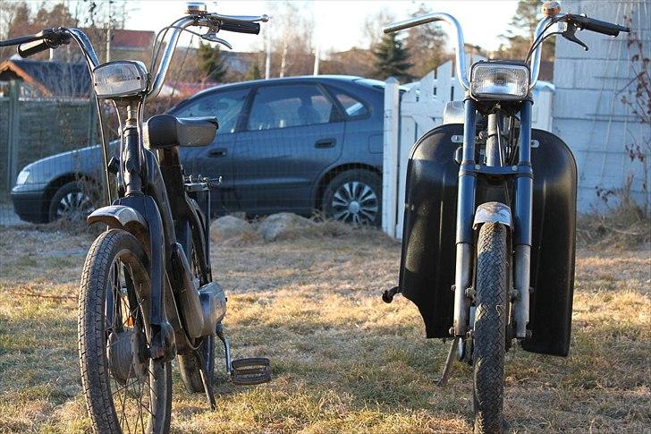 Vespa bravo gammel smølf - de to ældste svende jeg har 1975 og 1973 billede 10