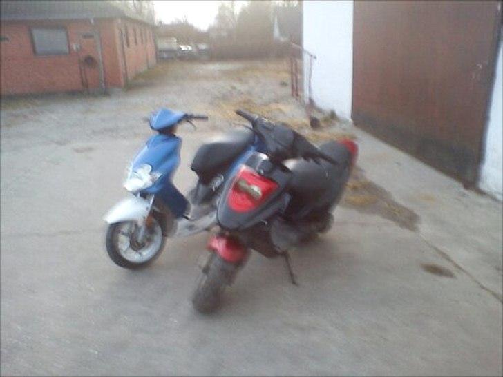 Yamaha jog r byttet til en hot billede 7