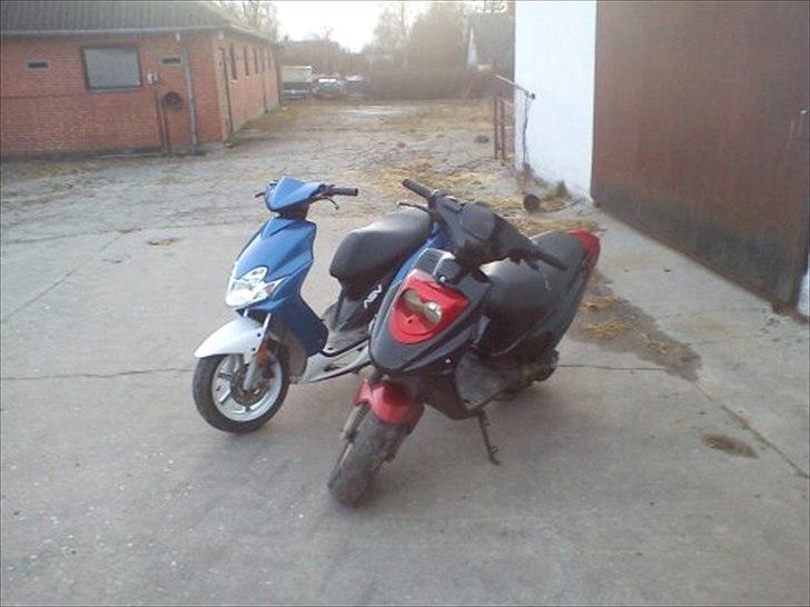 Yamaha jog r byttet til en hot billede 8