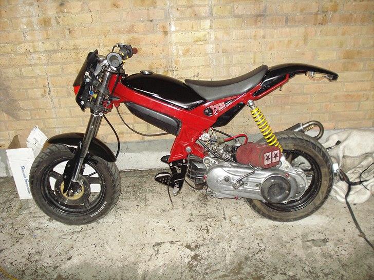 Suzuki Street Magic (SOLGT) billede 1