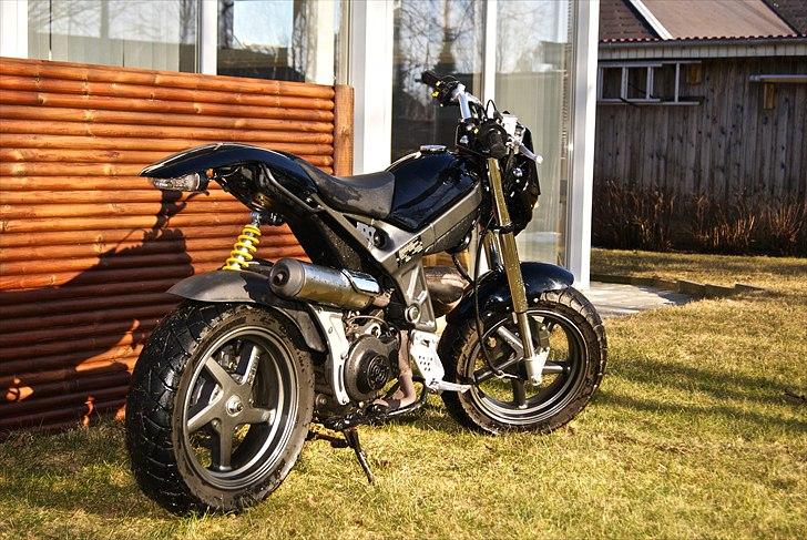 Suzuki Street magic - SOLGT billede 1