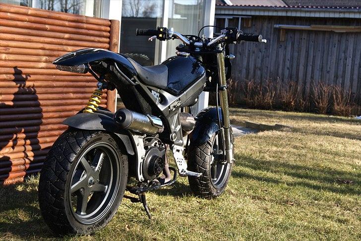 Suzuki Street magic - SOLGT billede 4