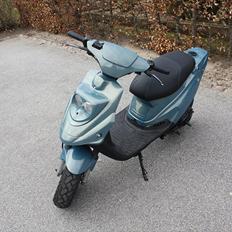 PGO Hot 50  Kamæleonblå SOLGT