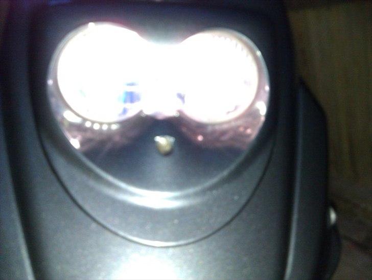 PGO Hot 50 (SOLGT) - Xenon look lyser og ser mega godt ud! billede 3