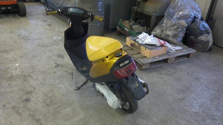 Yamaha jog ac solgt billede 4