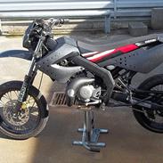 Derbi senda ** solgt**