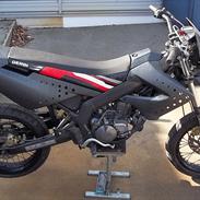 Derbi senda ** solgt**
