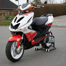 Yamaha Aerox LC DD (Baneracer)