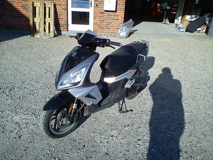Peugeot Speedfight 3 - Min Speedfight 3´er fra højre side (; billede 1