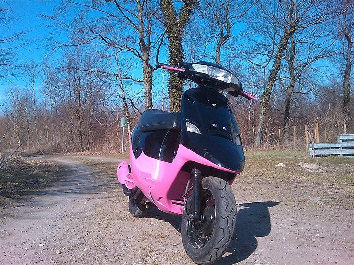 PGO Comet e1 pink solgt billede 1