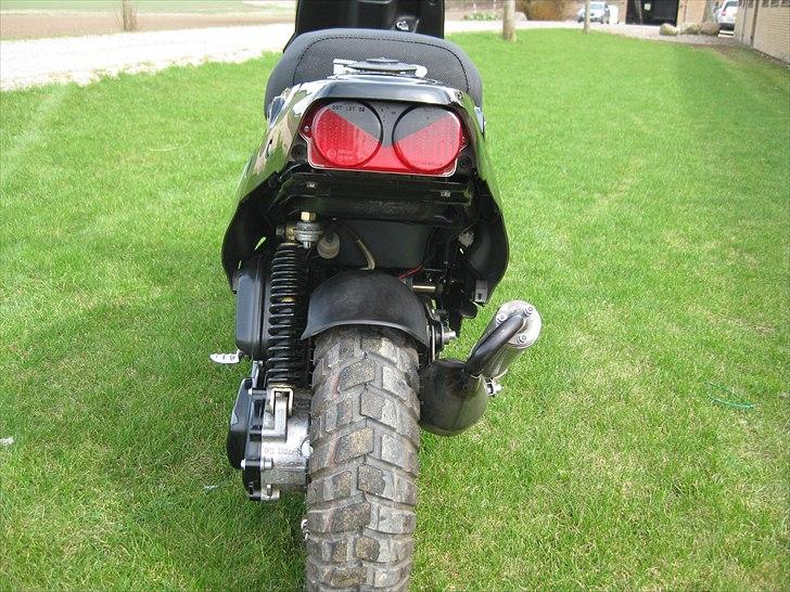 PGO Hot 50 smadret 29-07-11 billede 3