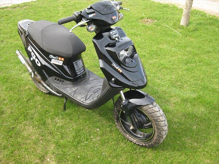 PGO Hot 50 smadret 29-07-11 billede 5