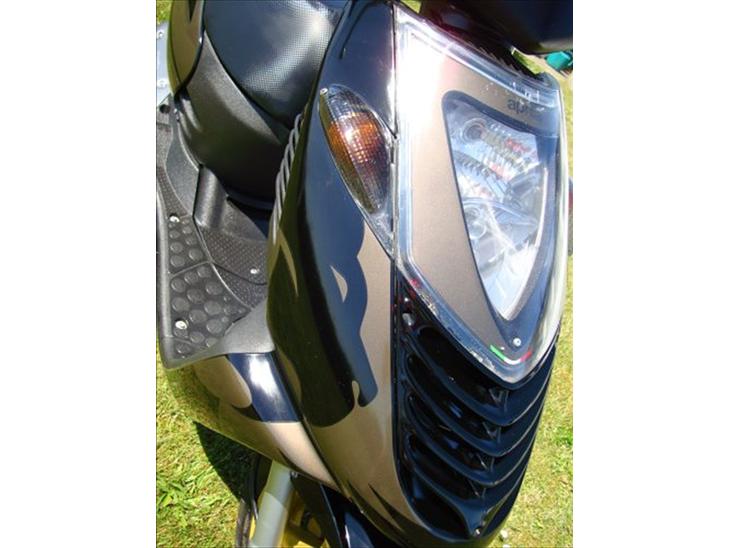 {{currentPhoto.altText}} billede {{currentPhoto.number}}