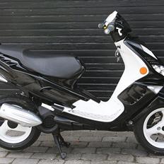 Peugeot Speedfight 2!