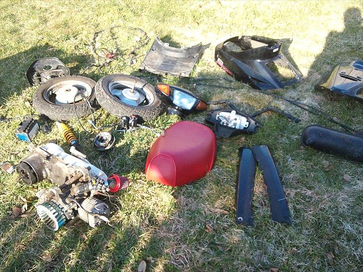 Yamaha jog (BYTTET) billede 6