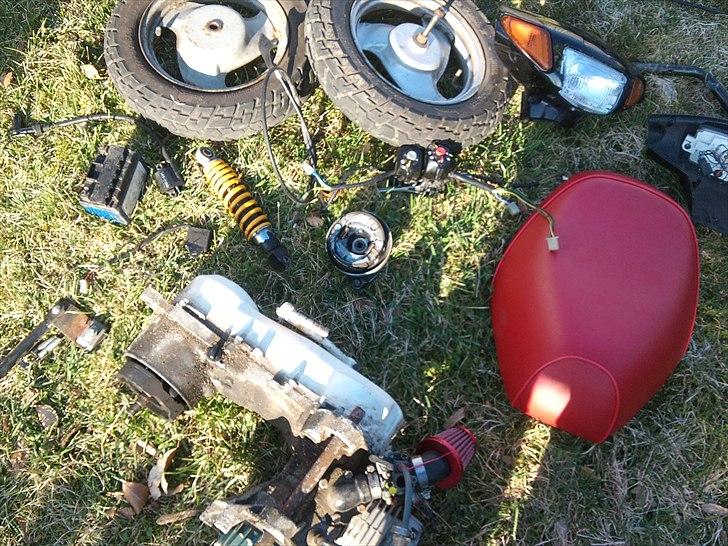 Yamaha jog (BYTTET) billede 10