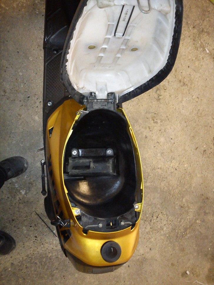 Yamaha Jog AS Metalgul (SOLGT) billede 7