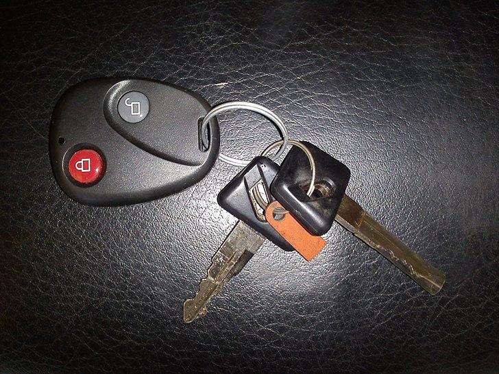 Yamaha Jog AS Metalgul (SOLGT) - Hvis begge nøgler bliver væk kan man få et ny via nøgle nummeret :) billede 10