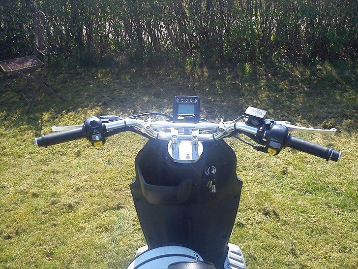 PGO PMX Naked Carbon billede 12