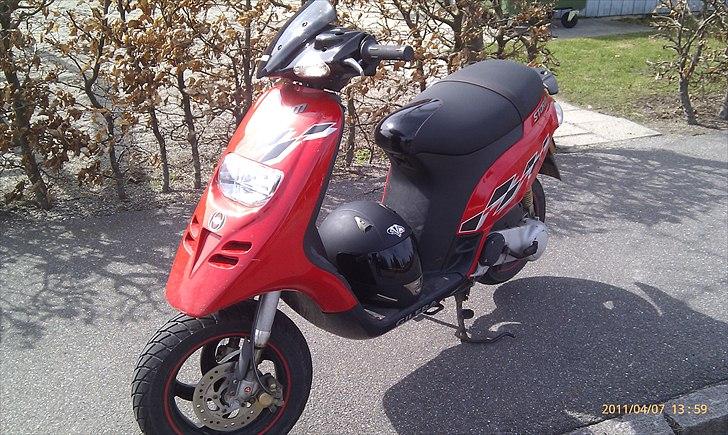Gilera storm - Totalt skadet, sælges i dele!!! fra d.2/7- - 7-4-2011 billede 3