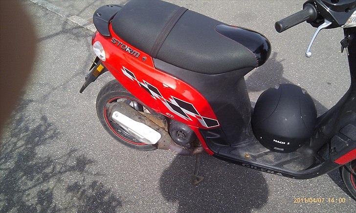 Gilera storm - Totalt skadet, sælges i dele!!! fra d.2/7- - 7-4-2011 billede 6