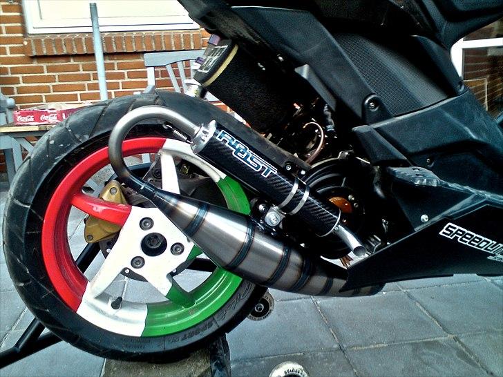 Aprilia SR 50 R Factory LC DD - Solgt - liir!.. billede 12