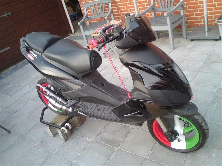 Aprilia SR 50 R Factory LC DD - Solgt billede 13