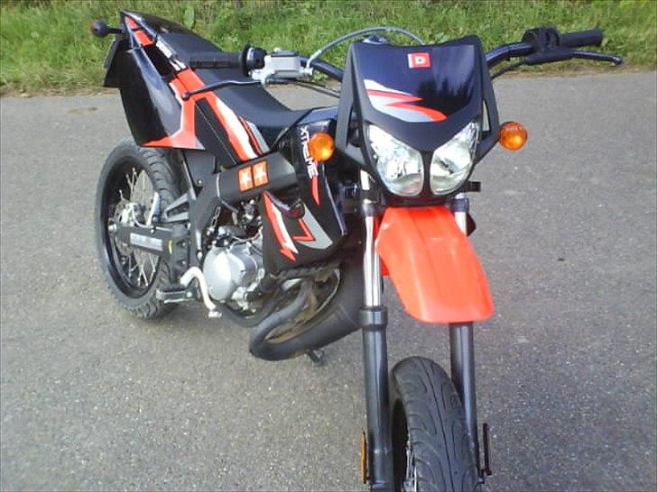 Derbi Senda              [-Solgt-] - Standart med et par carbon dele på. der er sgu sket stor forandring  billede 9