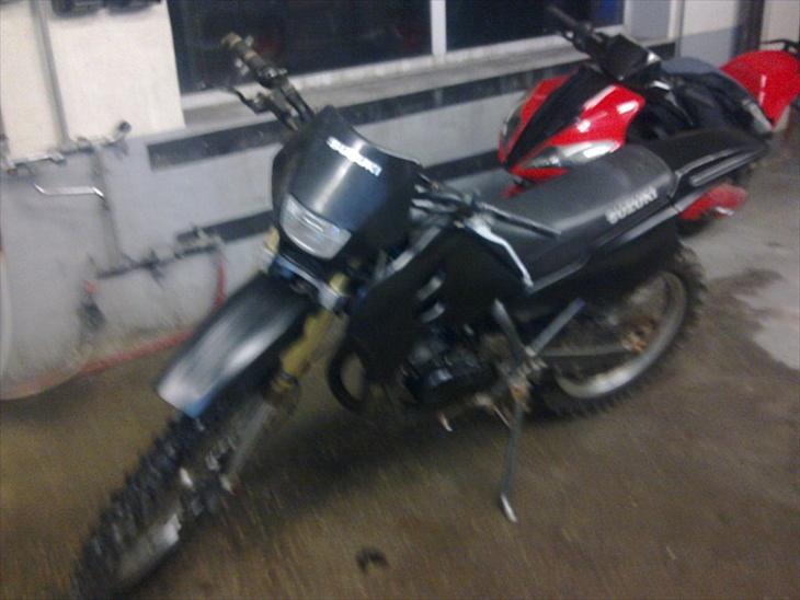 {{currentPhoto.altText}} billede {{currentPhoto.number}}