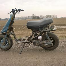 Yamaha booster/stunt svin