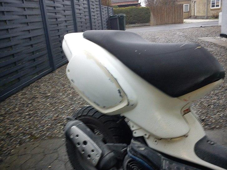 Aprilia rally under opbygning - så blev skjoldet spartlede billede 9