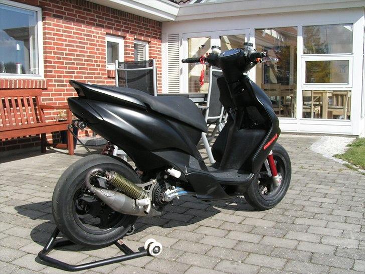 Yamaha jog rr  solgt. billede 9