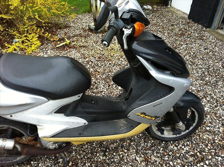 Yamaha aerox *SOLGT* billede 8