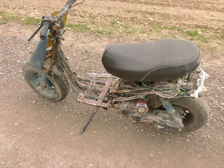 Yamaha booster/stunt svin billede 8