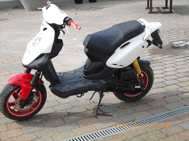 {{currentPhoto.altText}} billede {{currentPhoto.number}}