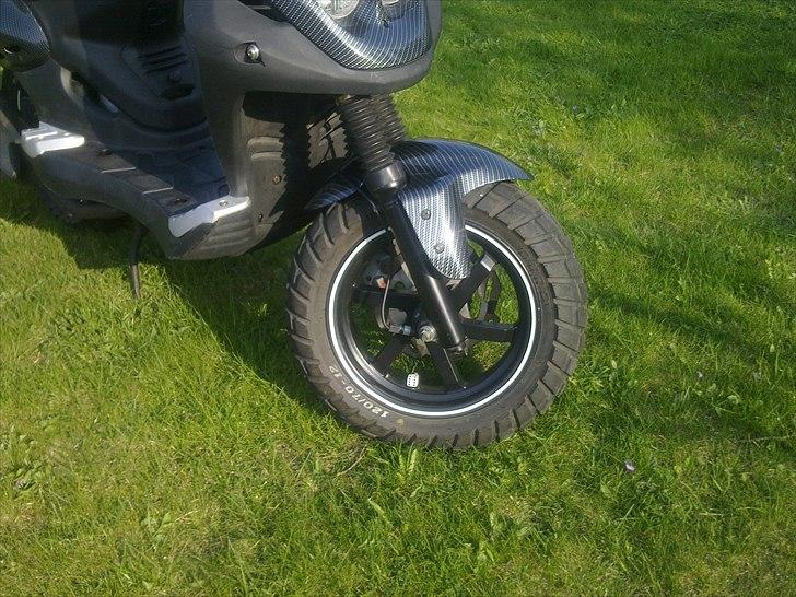 PGO Pmx Naked Carbon billede 8