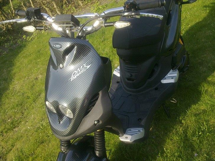 PGO Pmx Naked Carbon billede 13