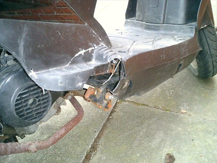 Kymco Agility 50 Sport "Solgt" - skade fodplade Højreside billede 7