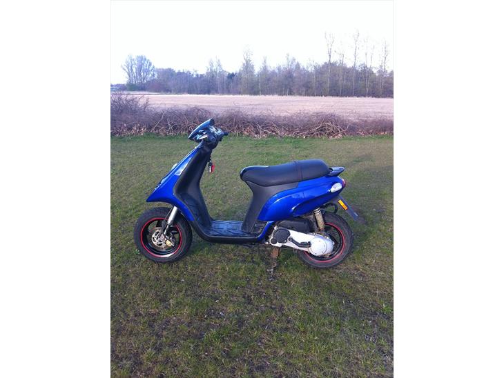 {{currentPhoto.altText}} billede {{currentPhoto.number}}